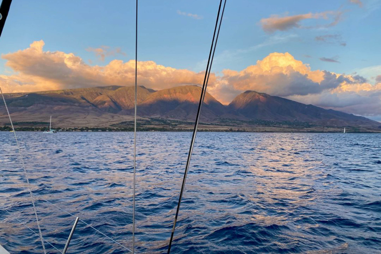 gungho sailing private lahaina sailing charter maui view slider 