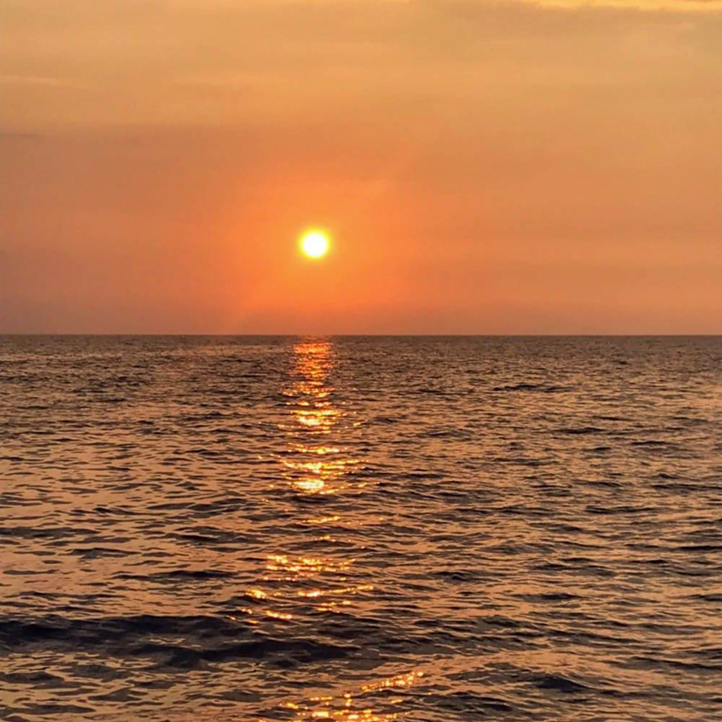 Hawaiinautical Sunset Moment