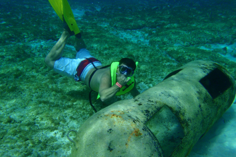 Kaimanatours Hanauma Bay Shuttle And Snorkel Gear Rental Man Snorkel