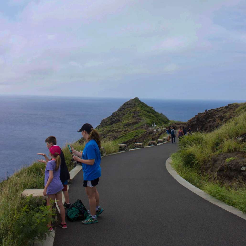 Kaimanatours Lighthouse Trail Hike People Stop In Middle Of Mountain