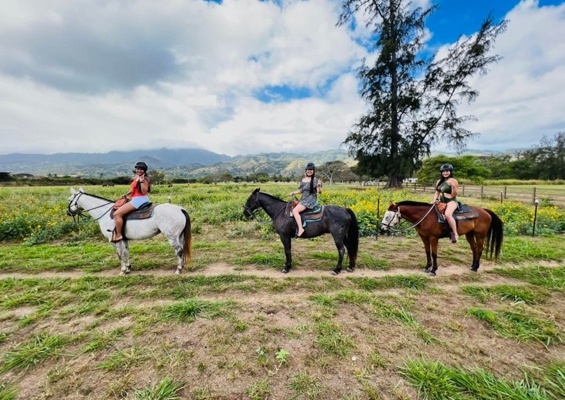 Oahuhorsebackrides North Shore Sunset Horseback Rides Slider Three Girls