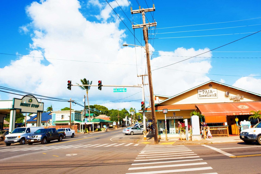 street scene in the town of paia on the island of maui