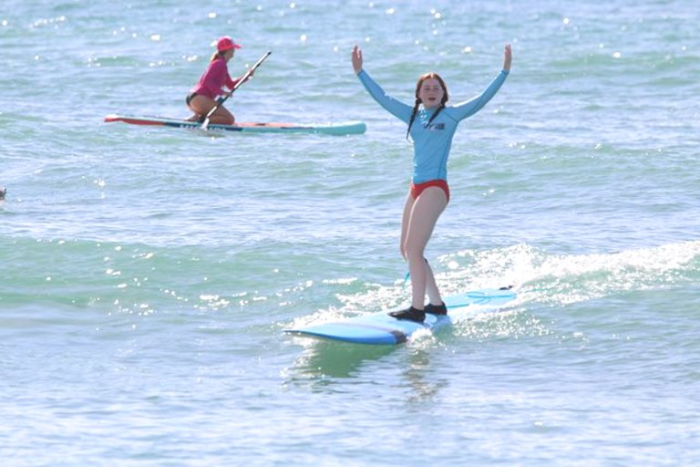 Surfhonolulu Kapolei Surf Lessons Feature Enjoy Waves Safety Girl