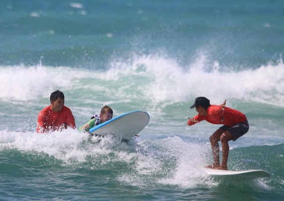 Surfhonolulu Kapolei Surf Lessons Slider Child Learning