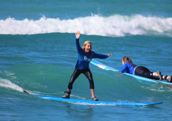 Surfhonolulu Kapolei Surf Lessons Slider Woman Surfing