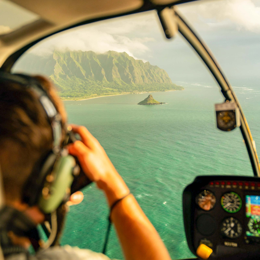 Maunaloahelicoptertours Oahu Pro Photography Helicopter Flight Guest Taking Picture