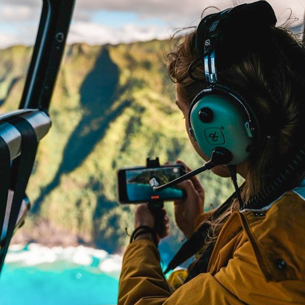 Maunaloahelicoptertours Oahu Pro Photography Helicopter Flight Taking Picture With Phone