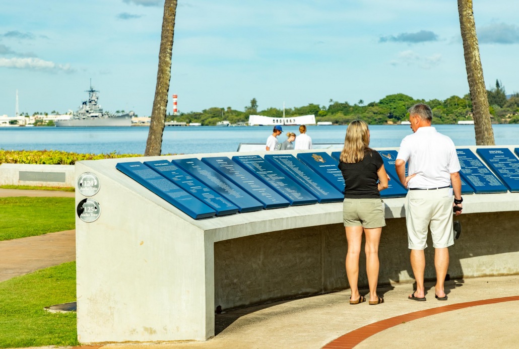 Pearl Harbor Visitor Center Visitors Exhibite and Memorial Oahu