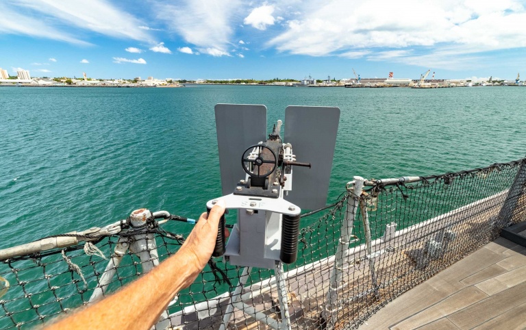 USSMissouriDeckcalMachineGunPearlHarborOahu