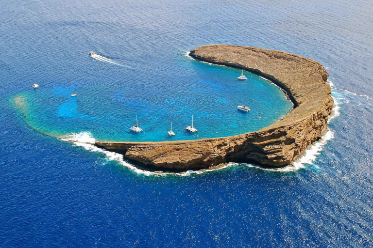 Fourwindsmaui Molokini Am Snorkel Tour Feature Crater