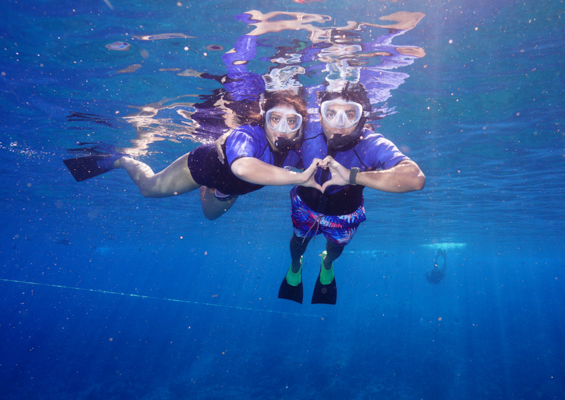 Fourwindsmaui Molokini Am Snorkel Tour Slider Couple