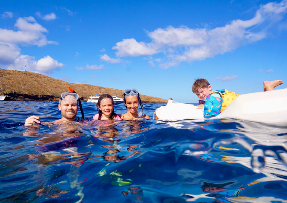 Fourwindsmaui Molokini Am Snorkel Tour Slider Family
