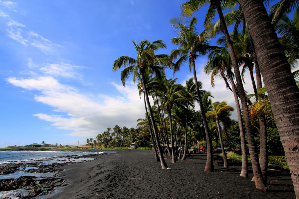 Polyad Volcano Sightseeing Black Sand Beaches Of Hawaii