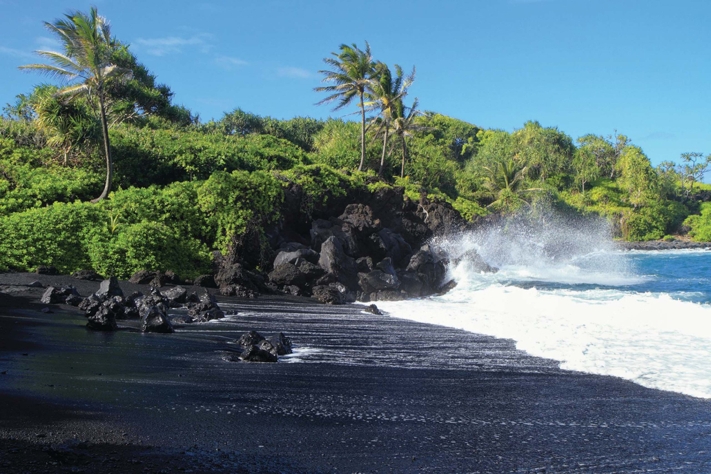 Polyad Volcano Sightseeing Black Sand Beaches Of Hawaii View