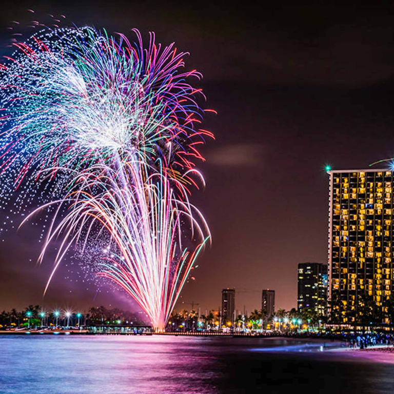 Portwaikikicruises Fireworks Dinner Cruise Big Firework
