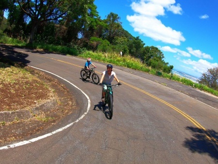 Honolulu Rainforest E Bike Tour Mother And Daughter Climb