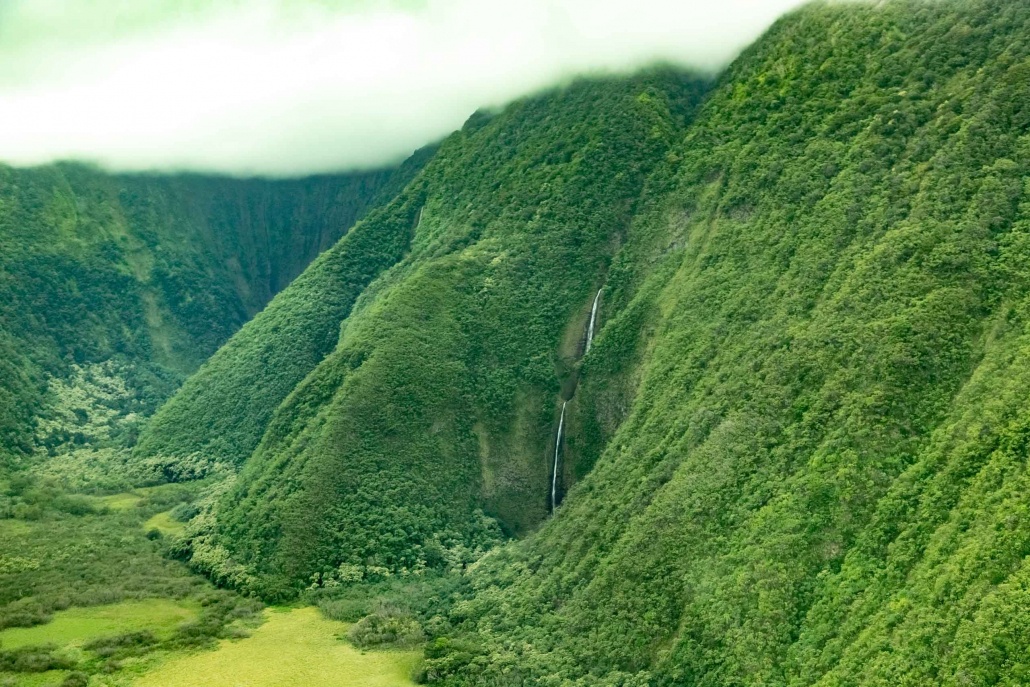 Kohala-Coast-Helicopter-Tour-Remote-Valley-Waterfall-Big-Island