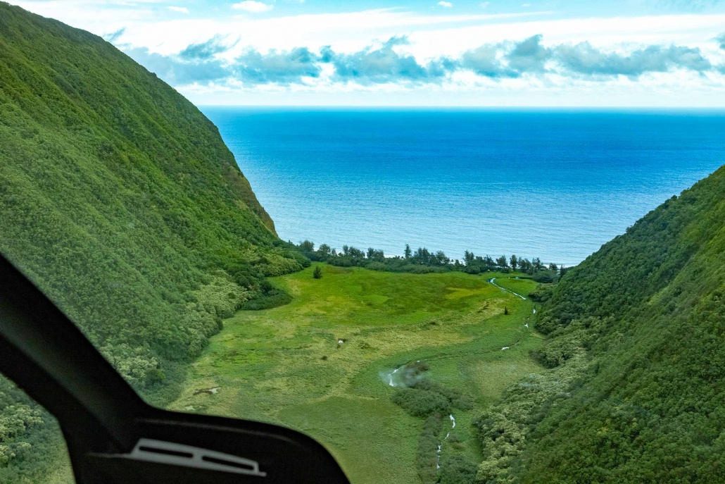 Kohala-Coast-Helicopter-Tour-Remote-Valley-and-Ocean-Big-Island
