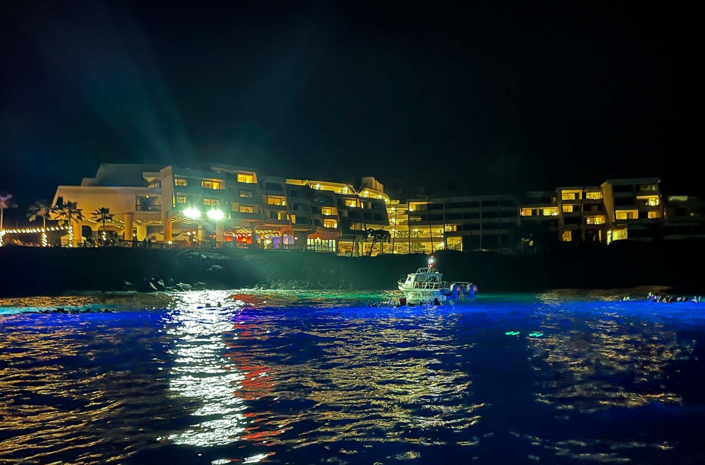Manta Ray Night Snorkel Hotel Boats and Snorkelers Big Island