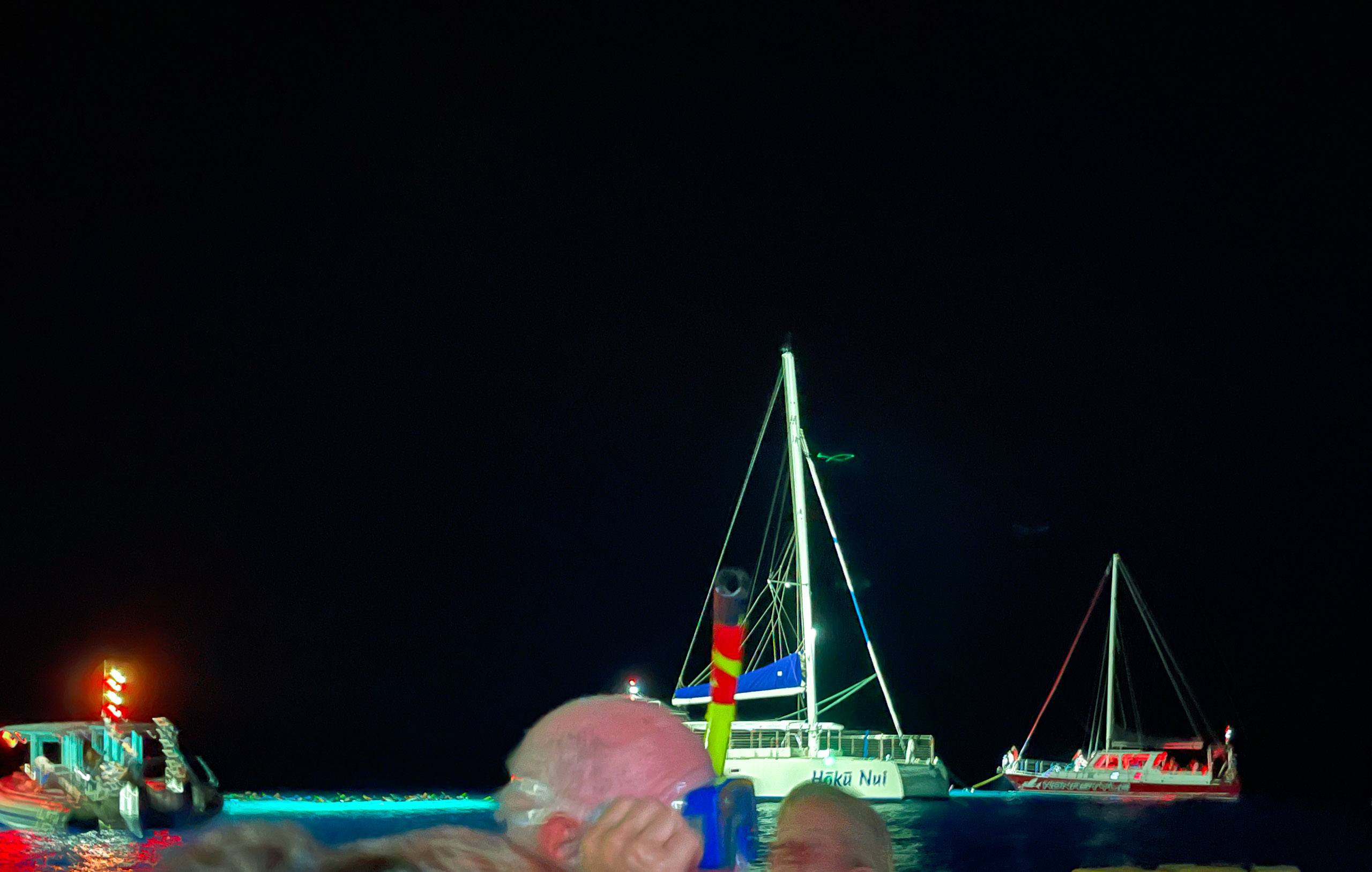 Night-Snorkelers-and-Boats-Keauhou-Bay-Big-Island
