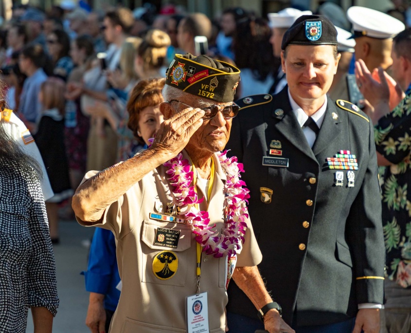 Pearl Harbor Day Dec th Survivor Salutes Sailors Oahu