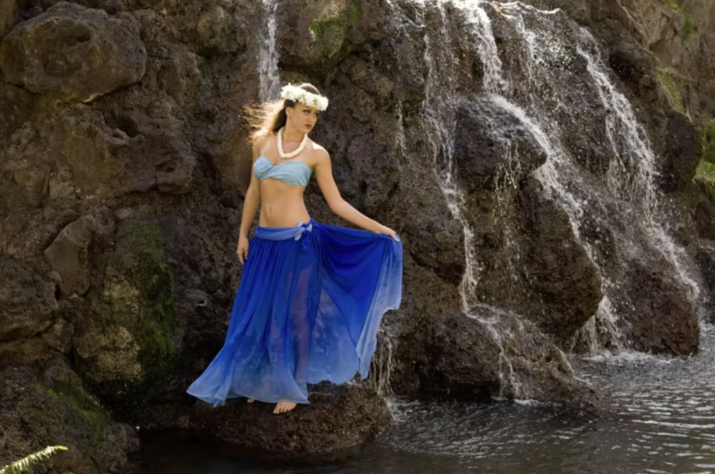 sheraton maui nui luau woman waterfall