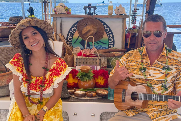 Kamoauli Experience On A Traditional Sailing Cultural Music Show