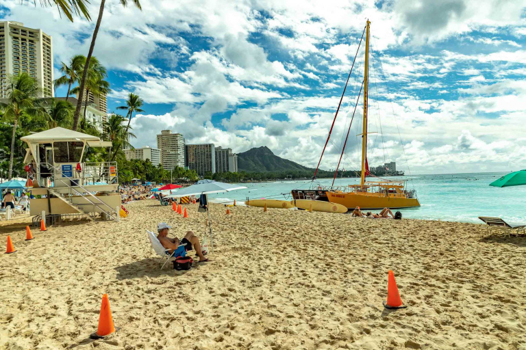 Kamoauli Experience On A Traditional Sailing Waikiki Beach Coast