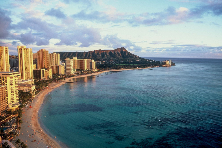 Kamoauli Experience On A Traditional Sailing Waikiki Coast Beach