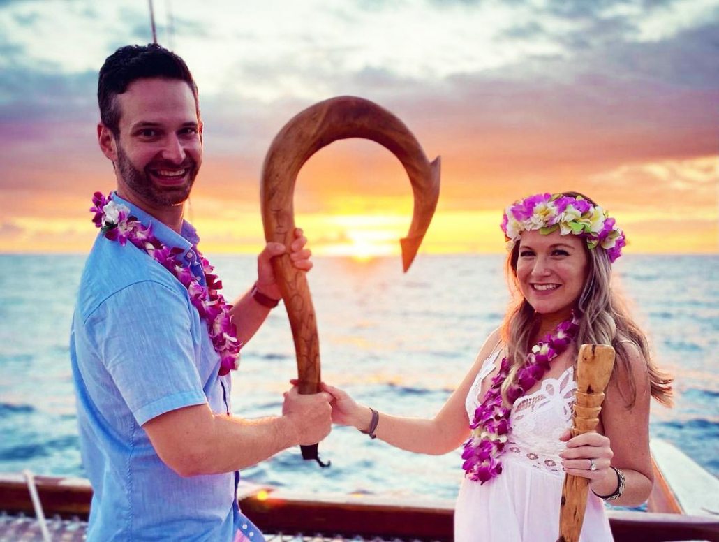 perfect hawaiian sunset with an anniversary kamoauli