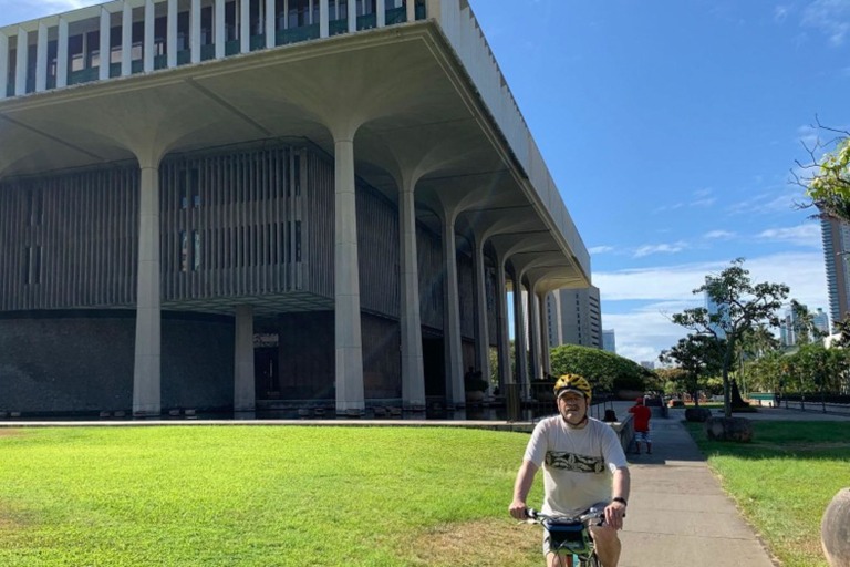 Biketourhawaii Hictoric Honolulu Bike Tour Feature Fun Biking Man