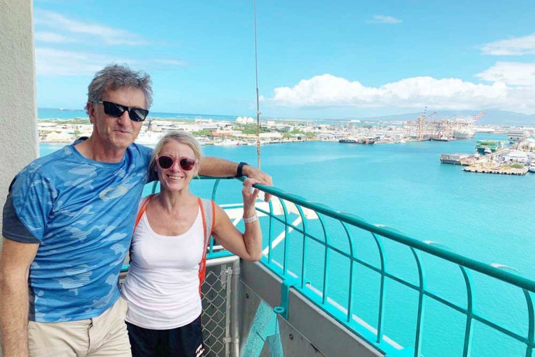 Biketourhawaii Hictoric Honolulu Bike Tour Feature Handle The Details Couple Take Photo