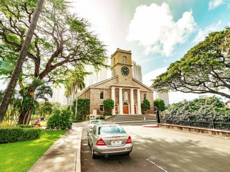 entrance road at kawaiahao church oahu hawaii