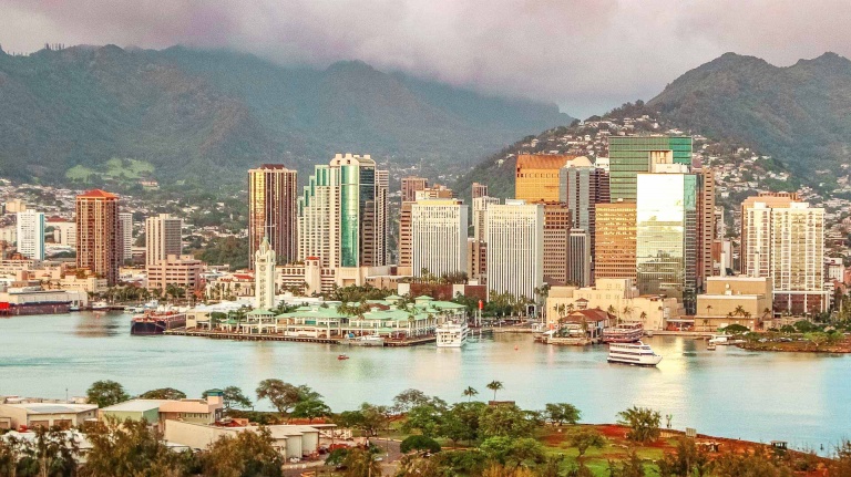 honolulu harbor and aloha tower oahu hawaii