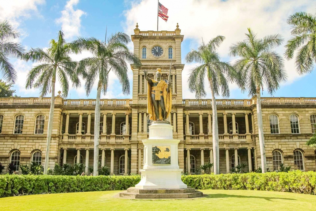 kamehameha statue at aliiolani hale honolulu oahu hawaii