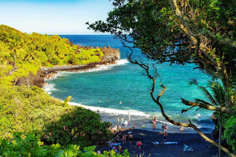 black sand beach overlook visitors road to hana maui header