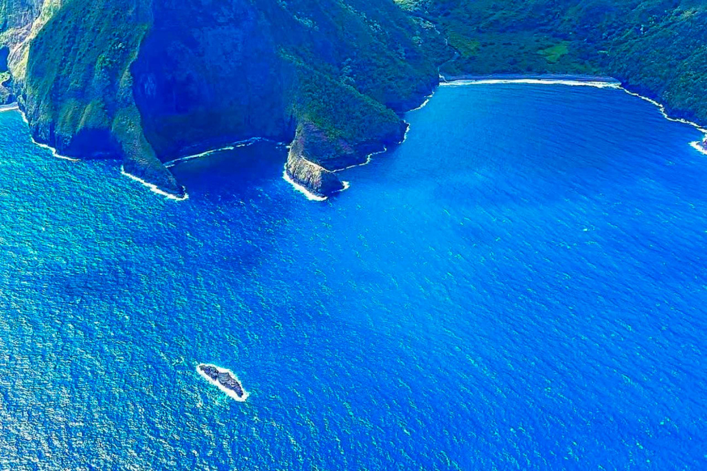 Get A Peek At The Beautiful Coastlines Of Molokai Sunshine Helicopters 