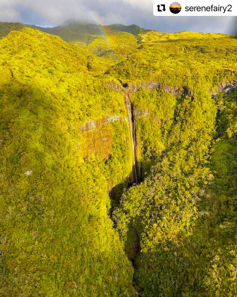 great shot flying above maui sunshine helicopters