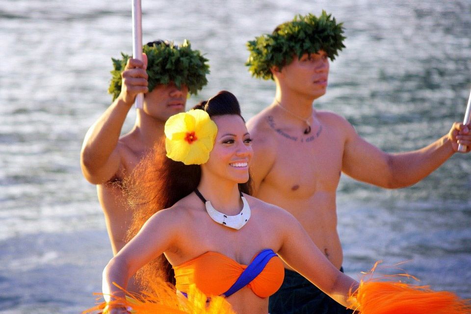 hawaiian entertainment huakai luau