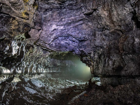 kaumana lava tube cave island of hawaii