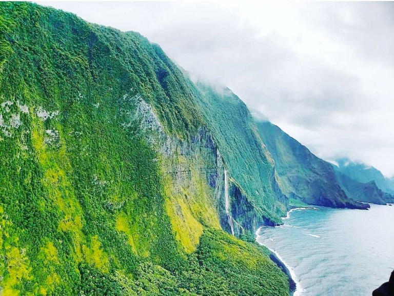 molokai sea cliffs air maui helicopter tour