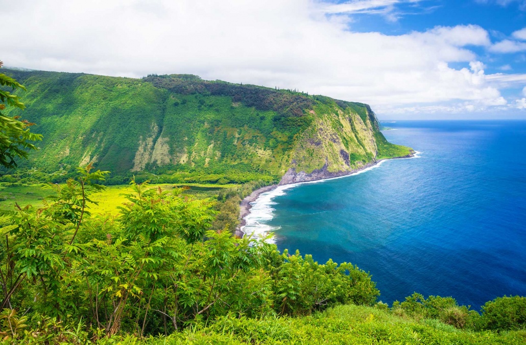 waipio valley lookout view on big island hawaii