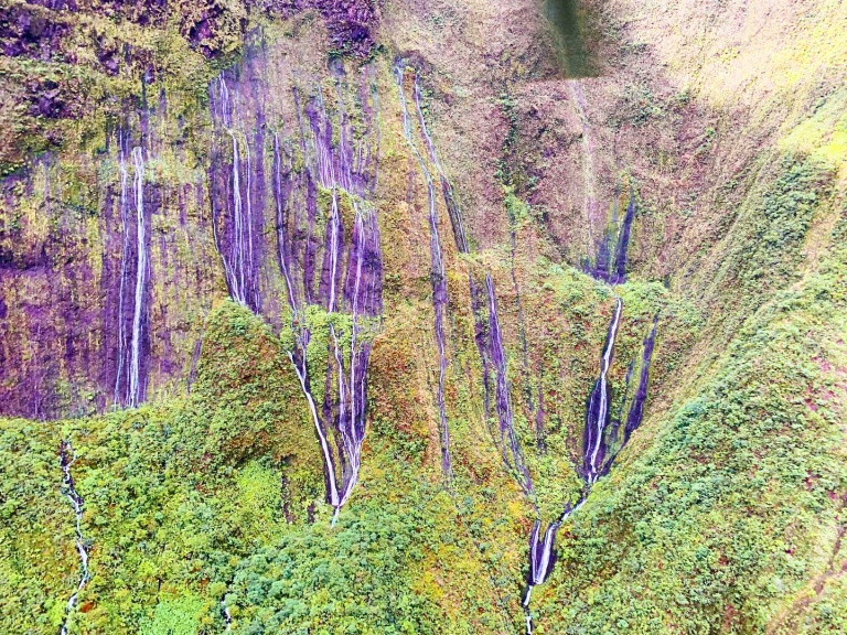 wall of tears air maui helicopter tour