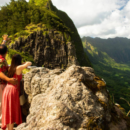 Nuuanu Pali LookoutNuuanu Pali Lookout Oahu Ocean Romantic Getaway Tour