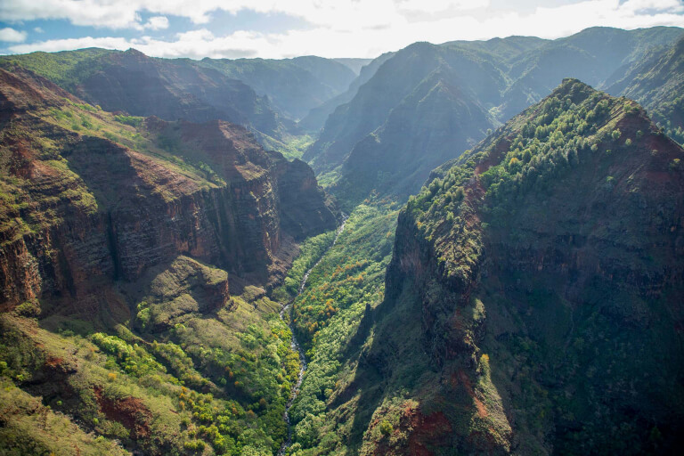 amazing-kauai-helicopter-tour-kauai-waimea-canyon-kauai-768x512-1