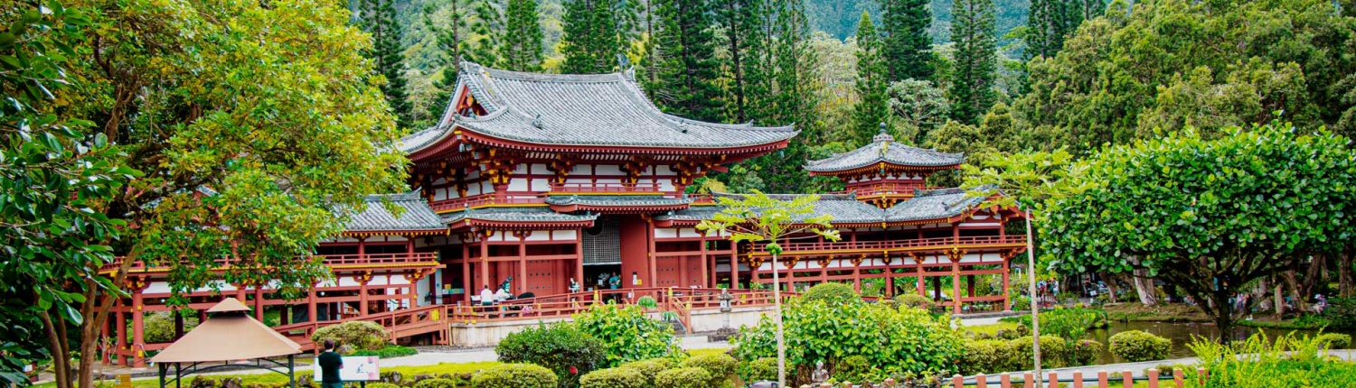 beautiful pic of byodo in temple located on the island of oahu hawaii