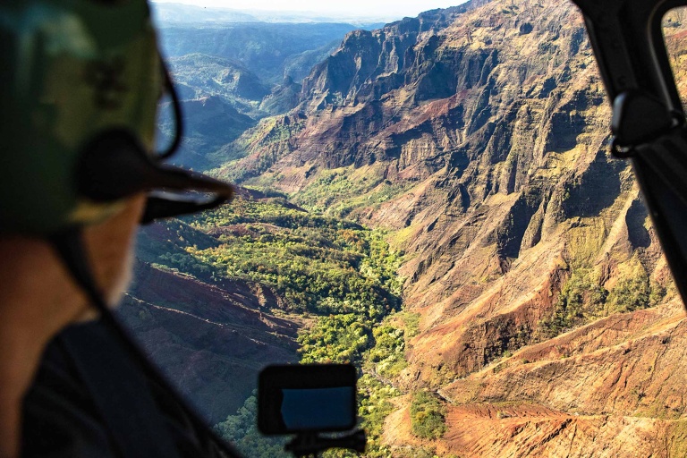 best-of-kauai-private-day-waimea-canyon-helicopter-768x512