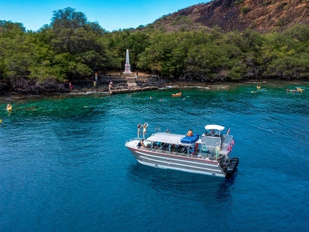 captain cook monument on a snorkeling adventure captain cook snorkeling cruises