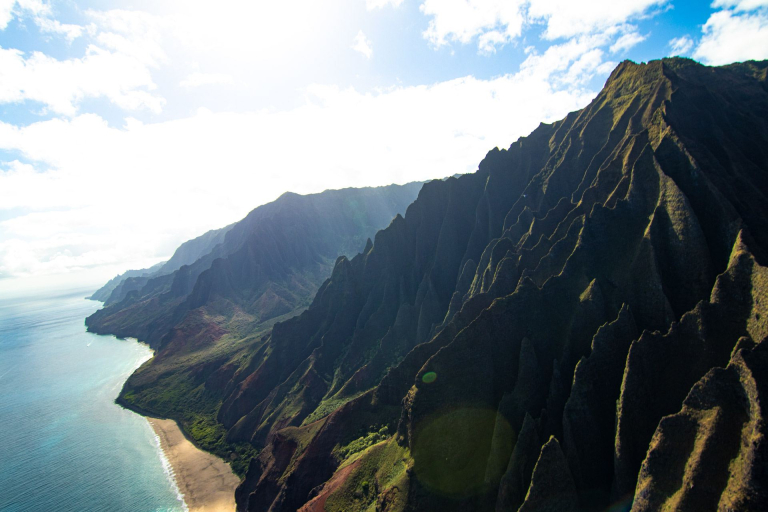 great-shot-of-na-pali-coast-kauai-hawaii-768x512