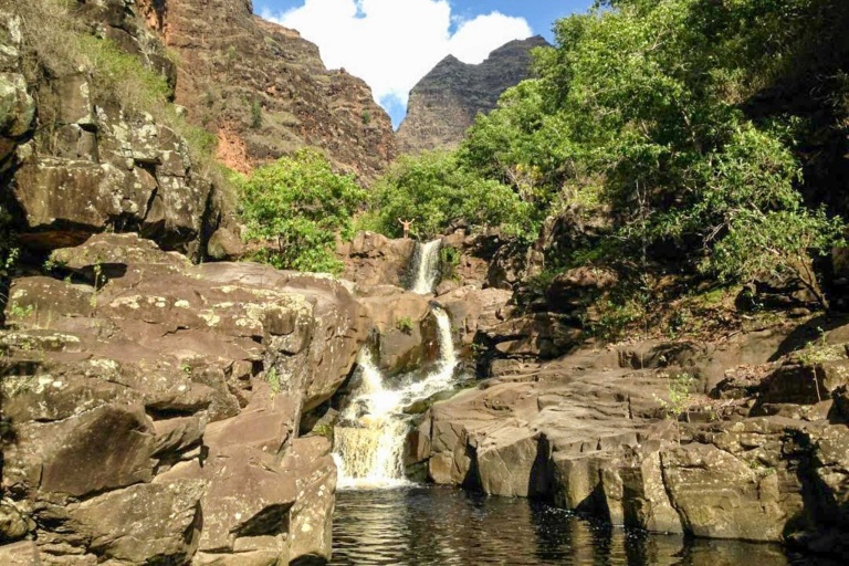 Kauaihikingtours Waimea Canyon And Kokee State Feature Explore Waterfall